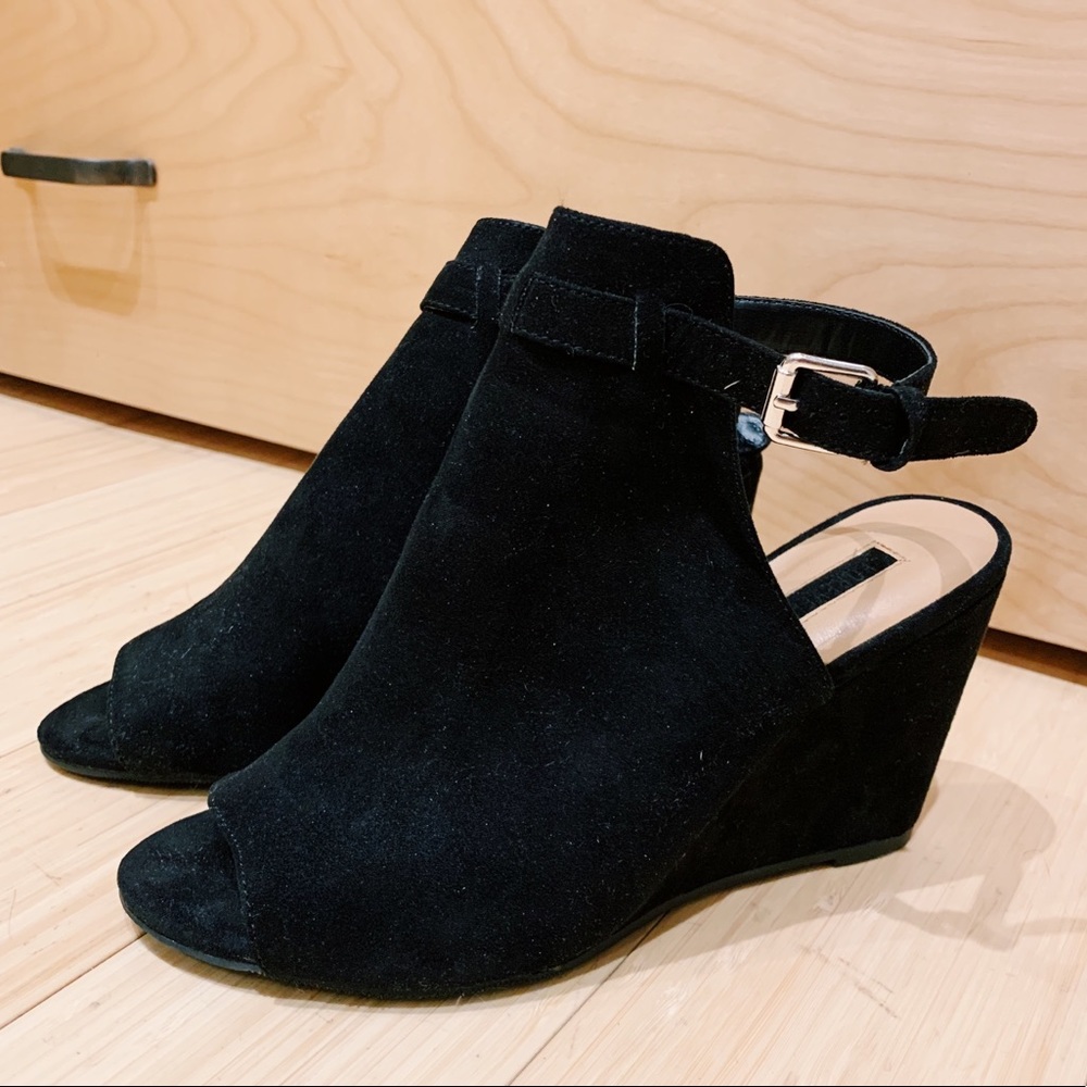 Never Worn Forever21 Black Faux Suede Wedges 6.5